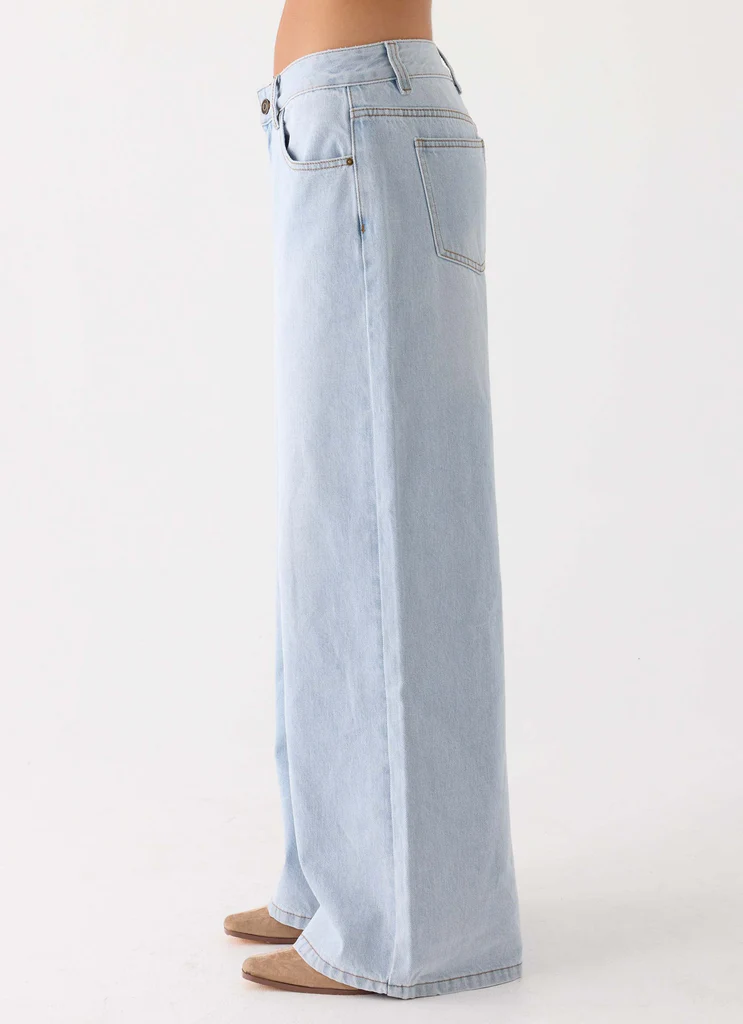 Neo Low Rise Wide Leg Denim Jeans - Light Blue Wash