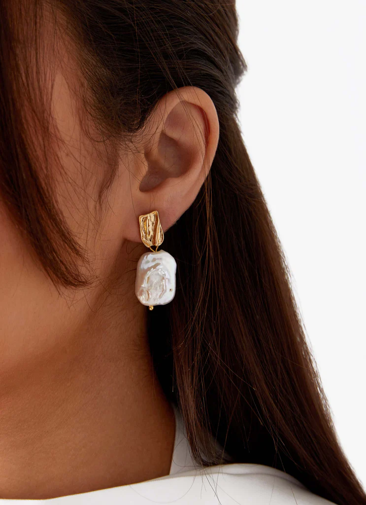 Divinely Earrings – Gold Divinely Earrings - Gold